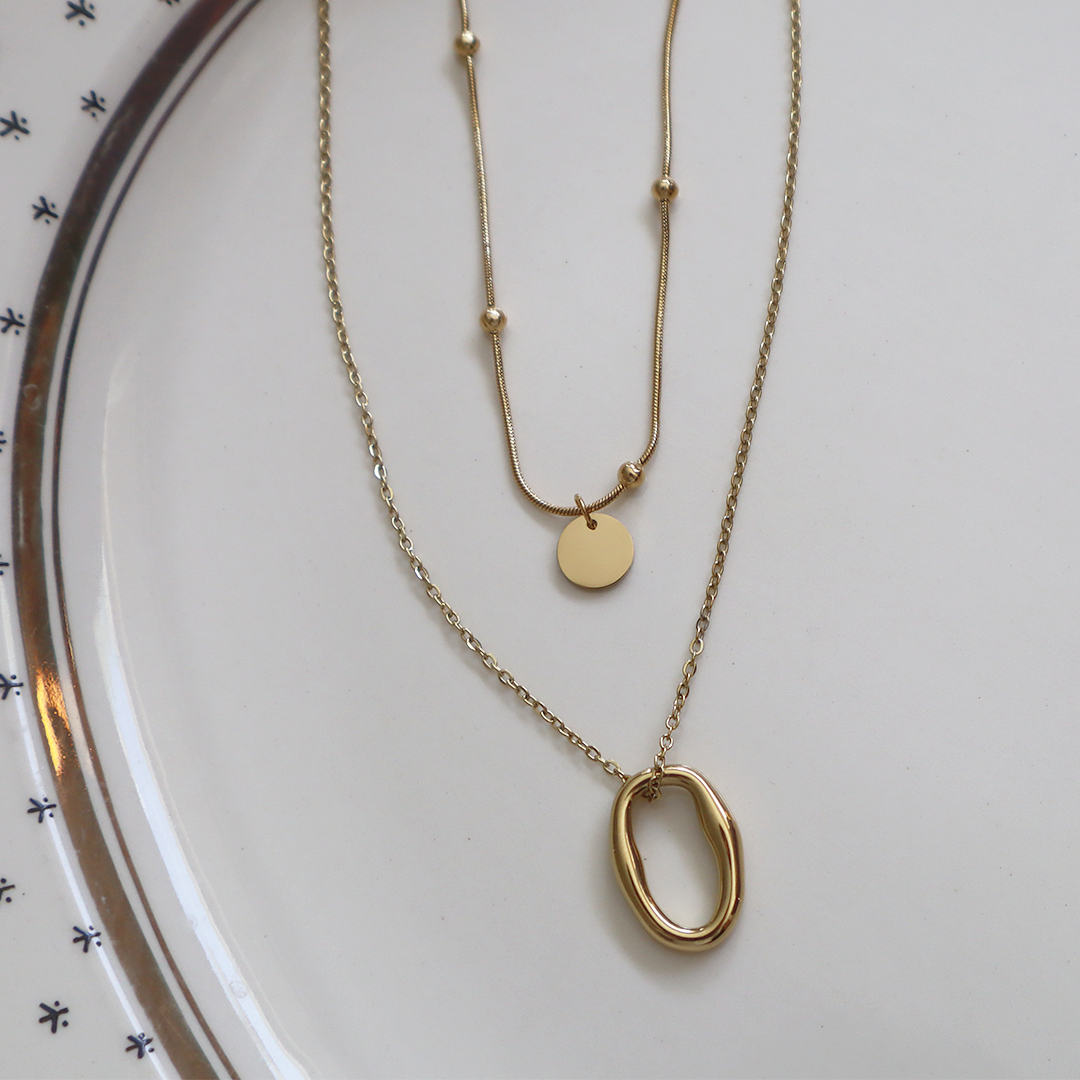 Layered Oval Pendant in 18K Gold Plated Stainless Steel