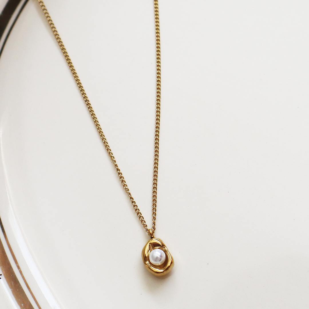Pearl Dented Pendant Necklace in 18K Gold Plated Stainless Steel