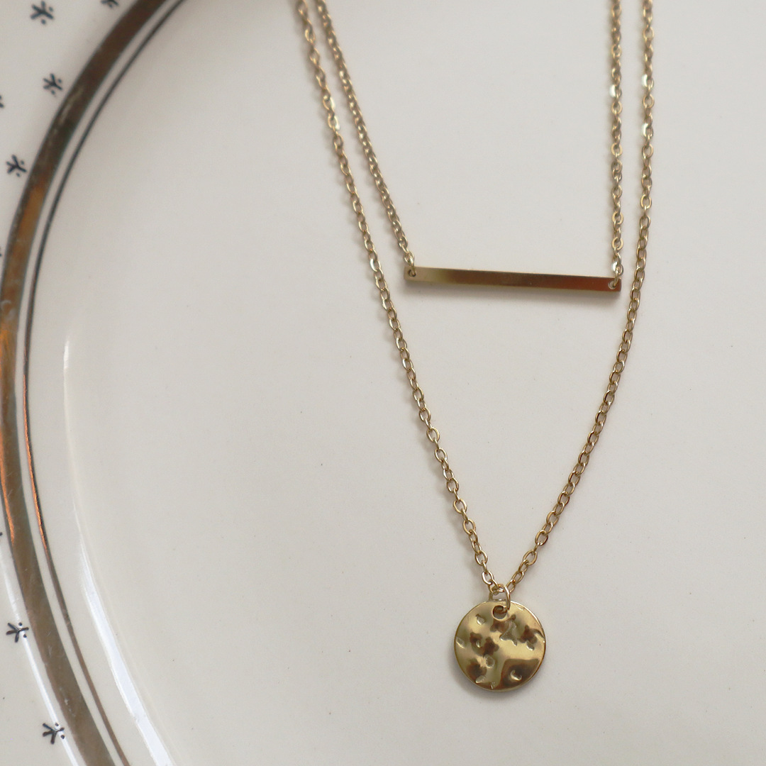 Double Layered Bar and Circle Necklace in 18K Gold Plated Stainless Steel